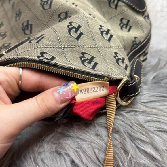 Dooney and Bourke Handbag EUC - Picture 9 of 9